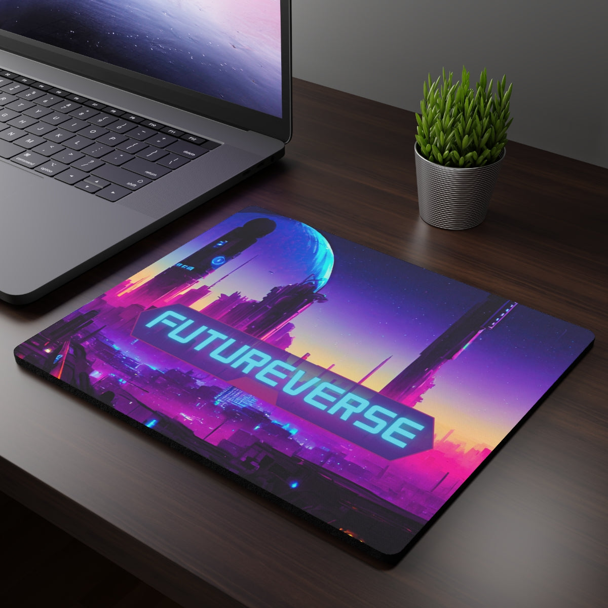 ideal for esports players and creative professionals